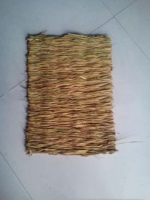 Natural straw mat (size: small)